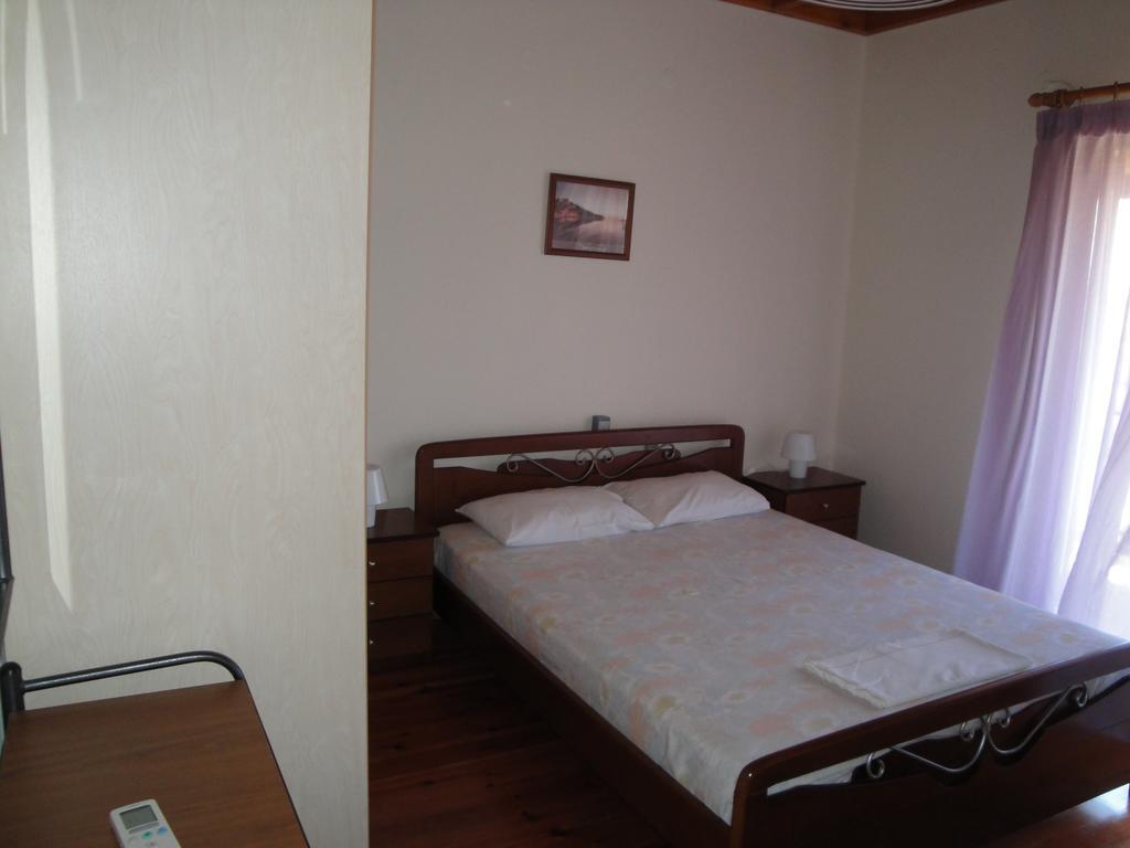Paschos Apartment *